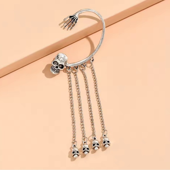 Halloween gothic Silver Skull Chain Ear Cuff - Picture 3 of 8